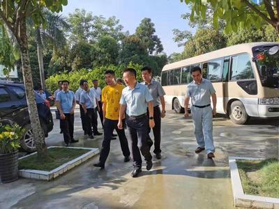 市长调研考察1.jpg